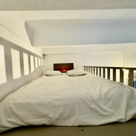 Cozy Center Apartment *